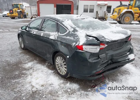 2015 Ford Fusion Hybrid Se из США, поврежденный, VIN 3FA6P0LU9FR276325